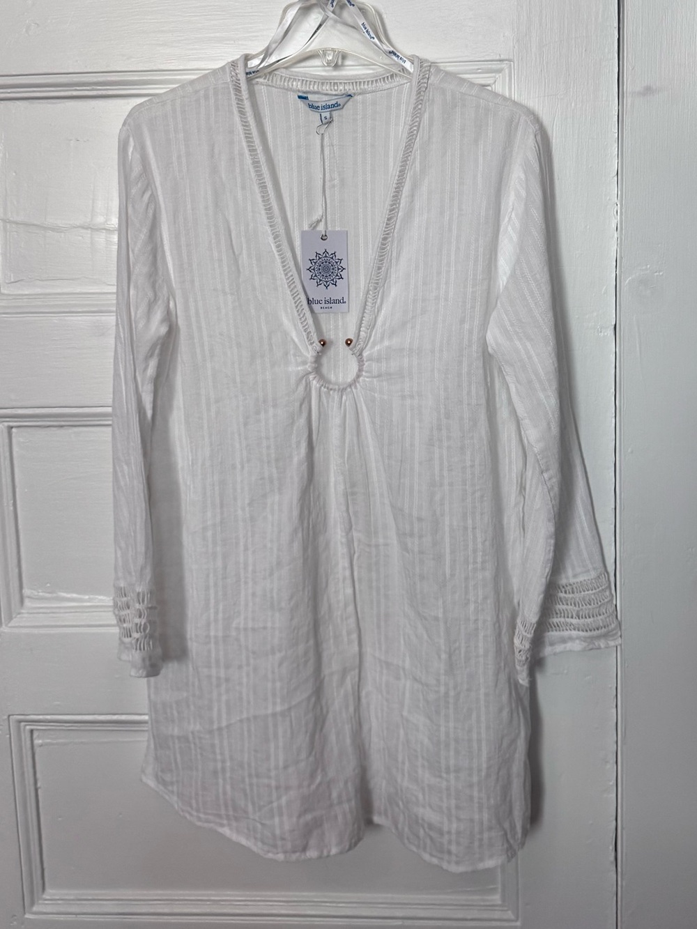 NWT Blue Island White Beach Cover-Up with Ring Detail